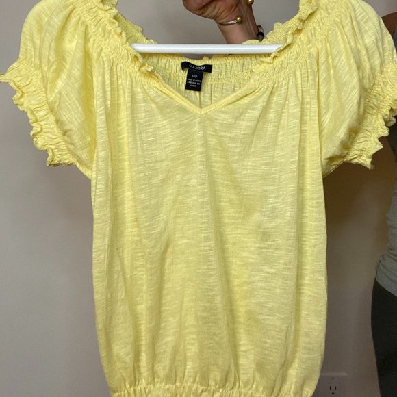 Yellow Blouse - Picture 3 of 4